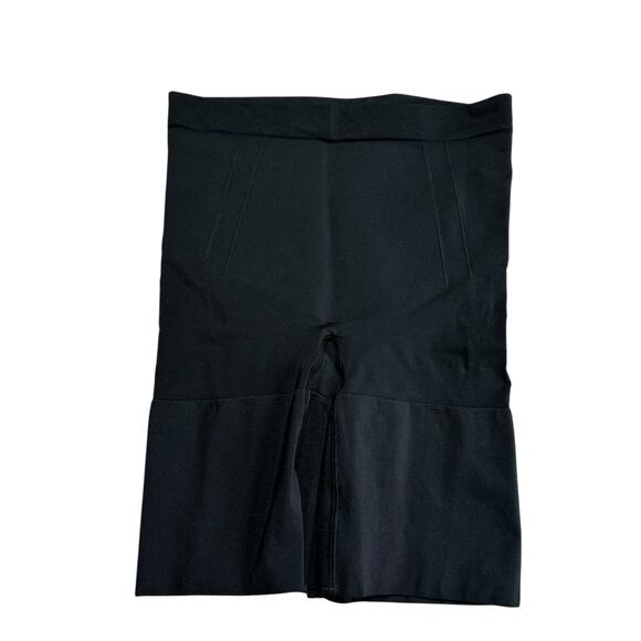 SPANX OnCore High-Waisted Mid-Thigh Shorts Size Medium Black Slimming Career - Picture 1 of 6
